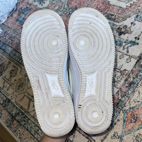 Nike Air Force 1 LV8 - Picture 7 of 8